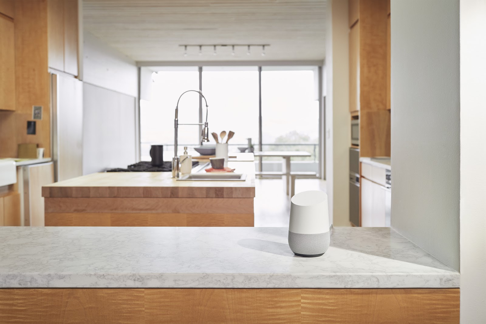 Anche in Italia si apre l'era degli smart speaker con l'arrivo di Google  Home